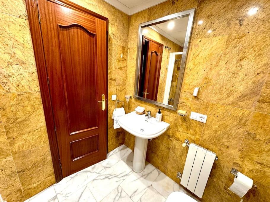 Apartamento En Pleno Centro Con Aparcamiento Opcional Кордова Экстерьер фото